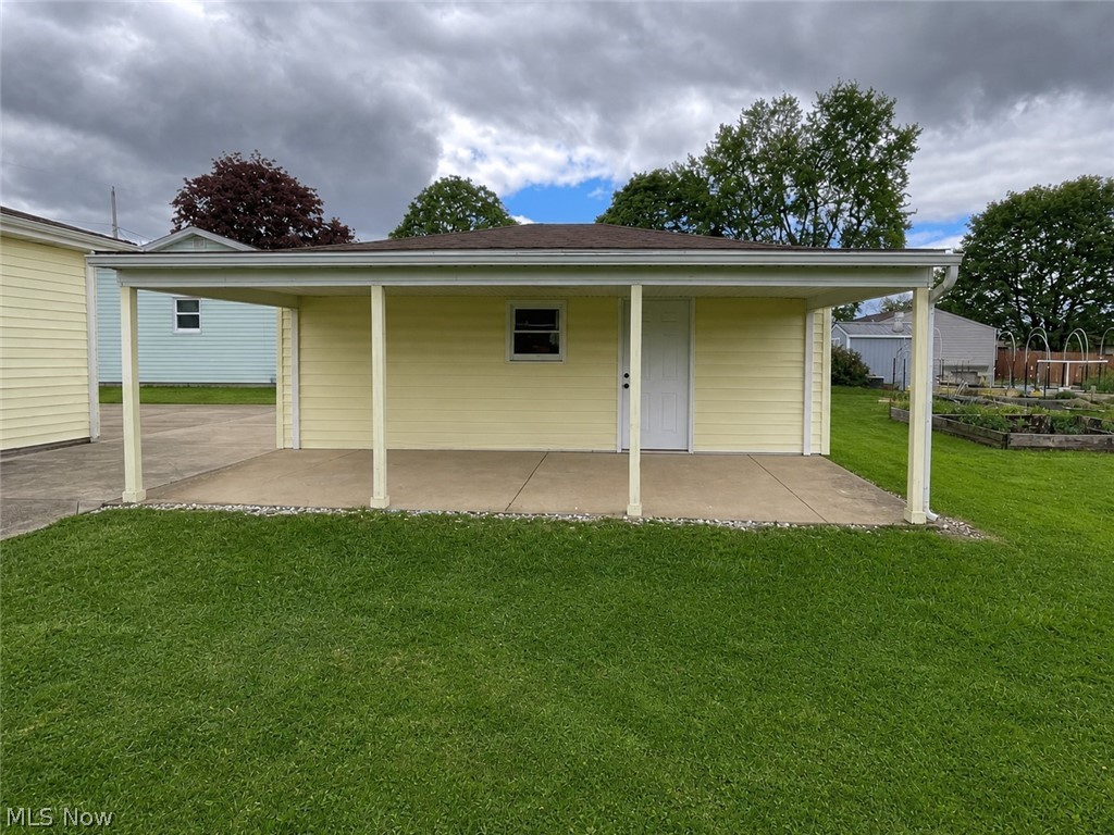525 W Omar Street Struthers OH 44471