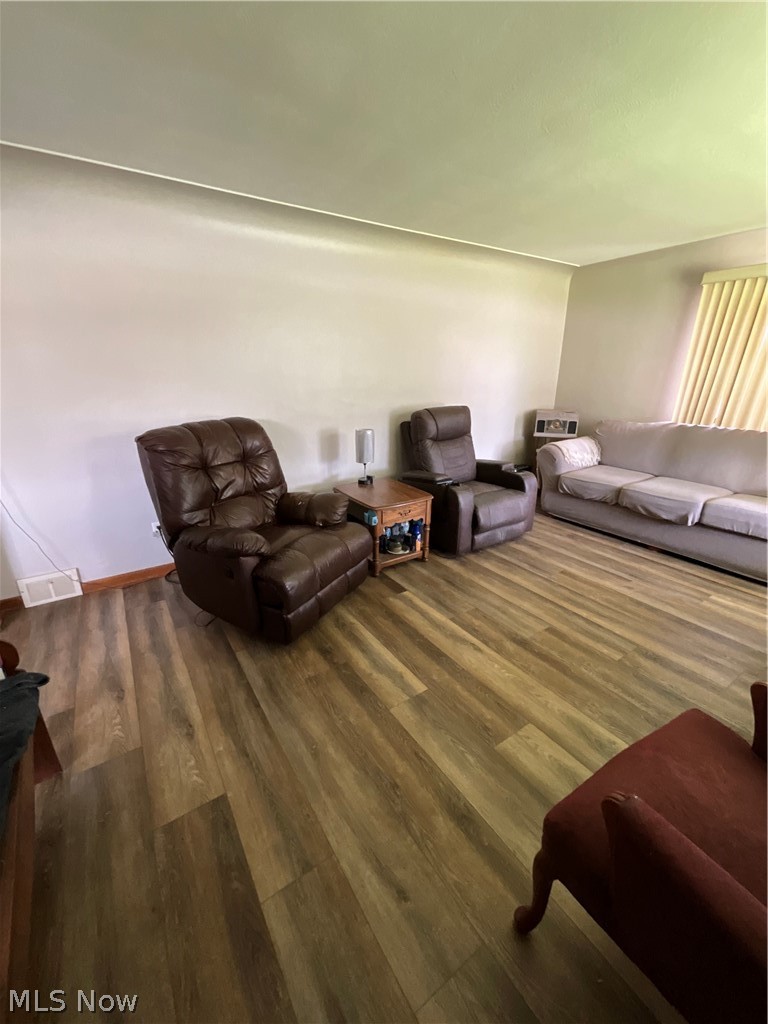 525 W Omar Street Struthers OH 44471