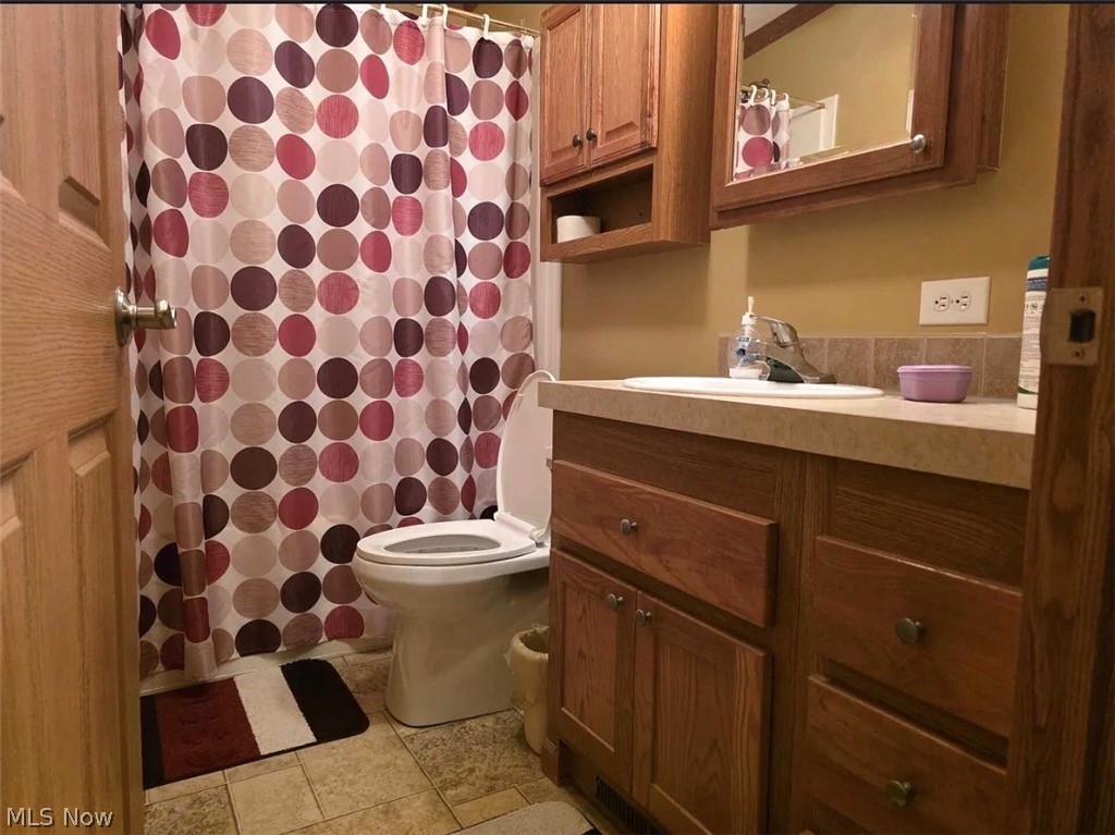 228 Pin Oak Circle Elyria OH 44035