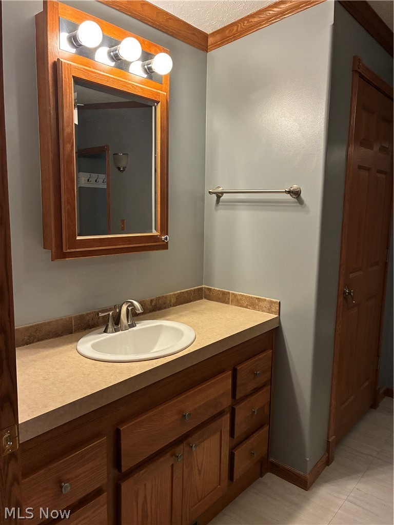 228 Pin Oak Circle Elyria OH 44035