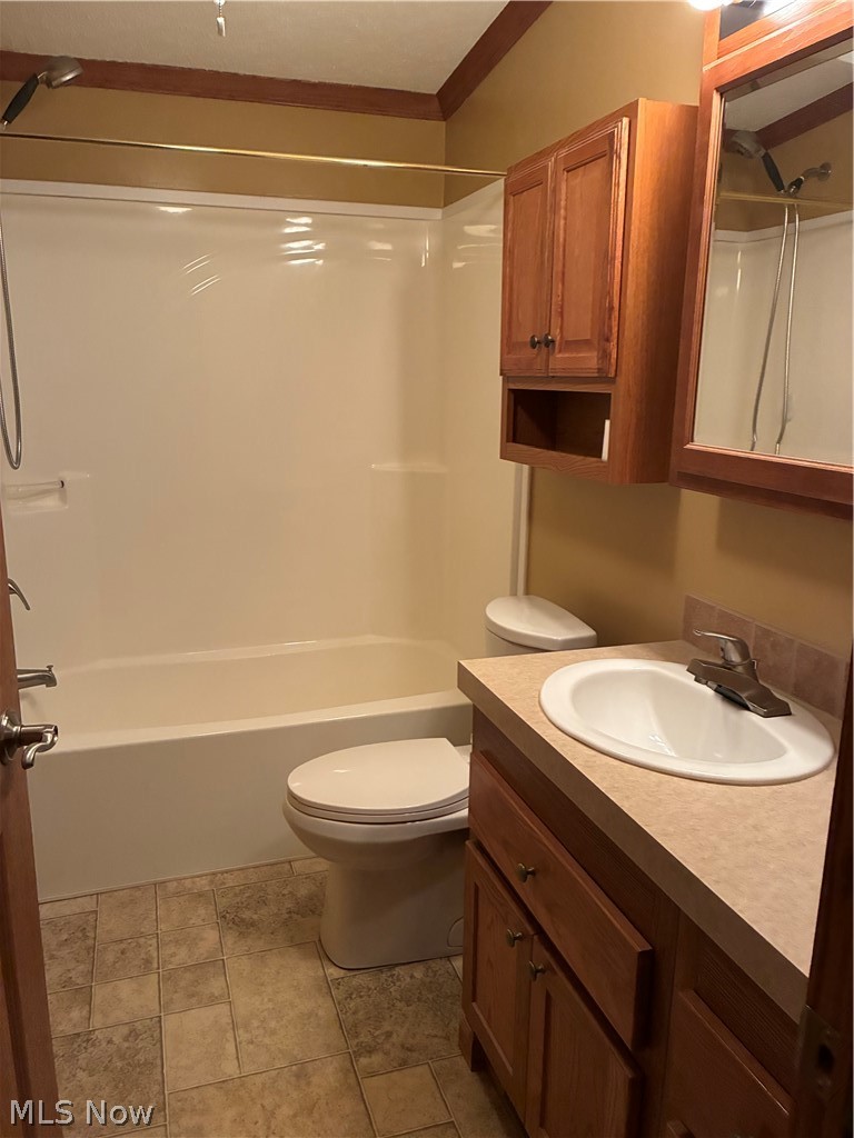 228 Pin Oak Circle Elyria OH 44035