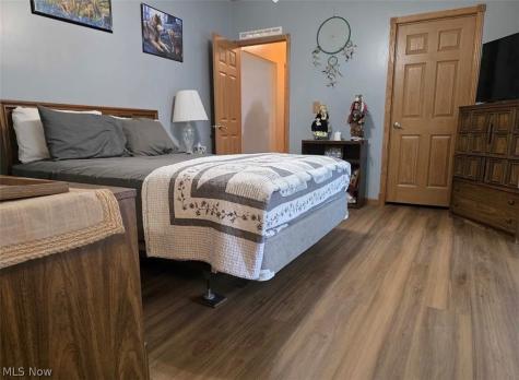 228 Pin Oak Circle Elyria OH 44035