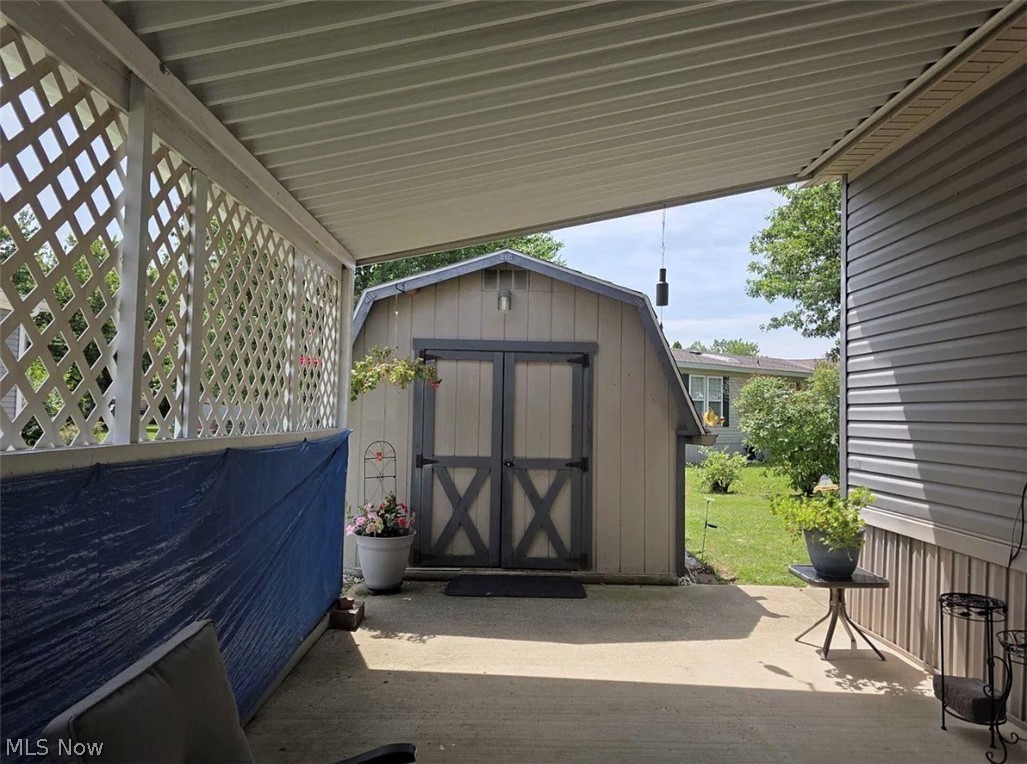 228 Pin Oak Circle Elyria OH 44035