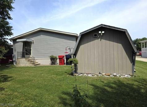 228 Pin Oak Circle Elyria OH 44035