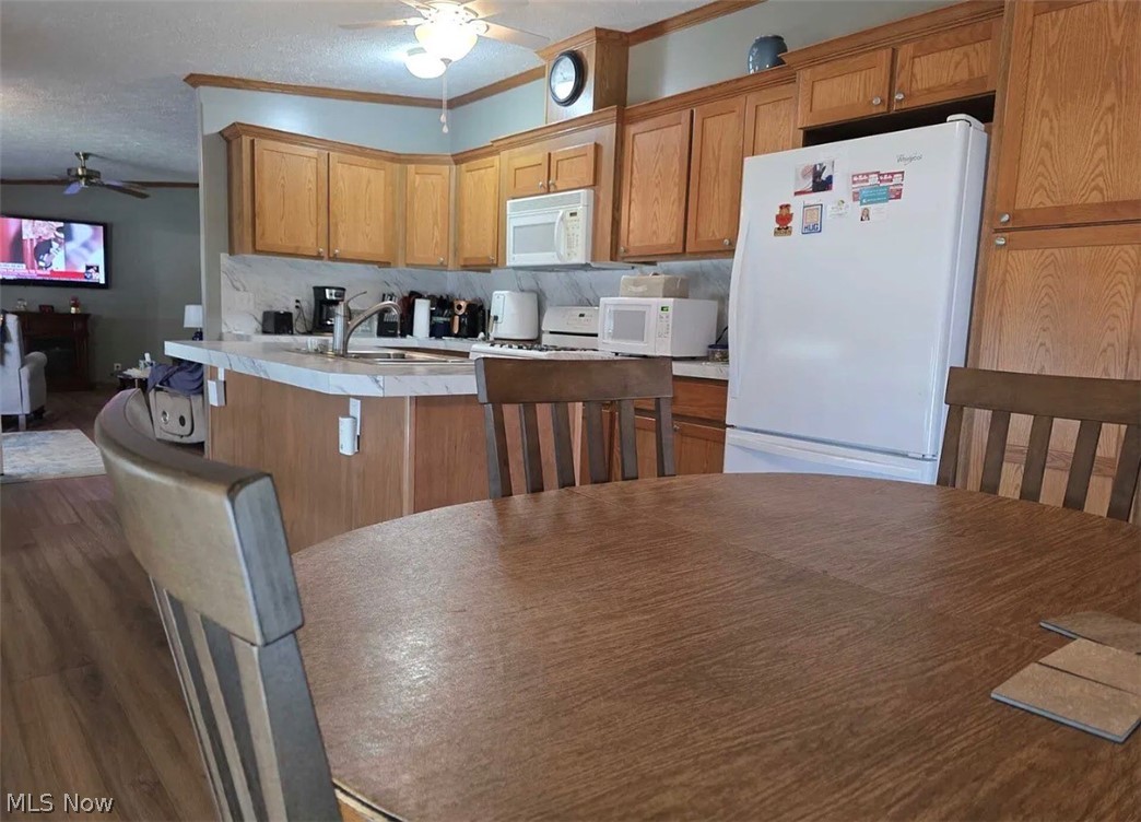 228 Pin Oak Circle Elyria OH 44035