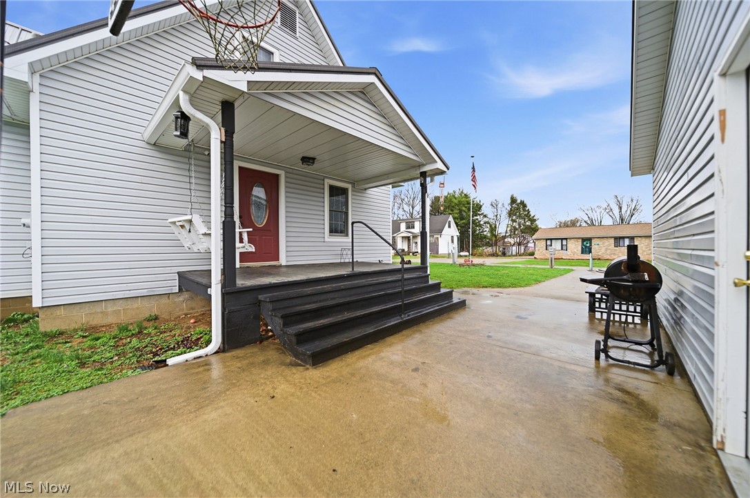512 North Street Duncan Falls OH 43734