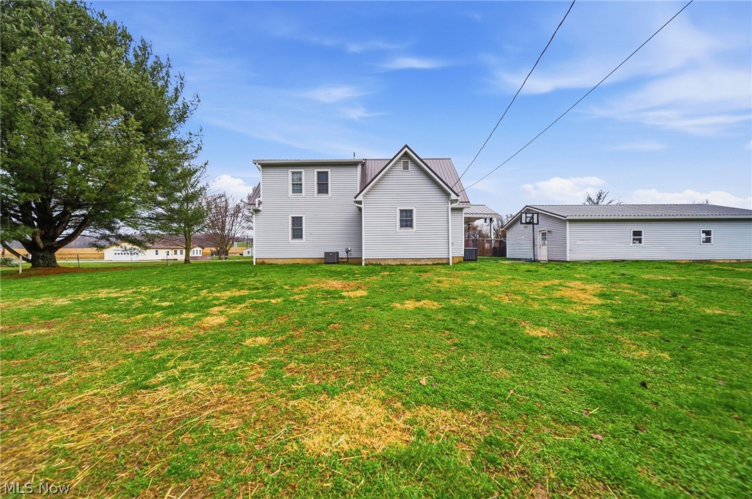 512 North Street Duncan Falls OH 43734