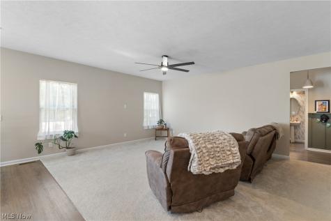 2262 Monaco Street NW Uniontown OH 44685