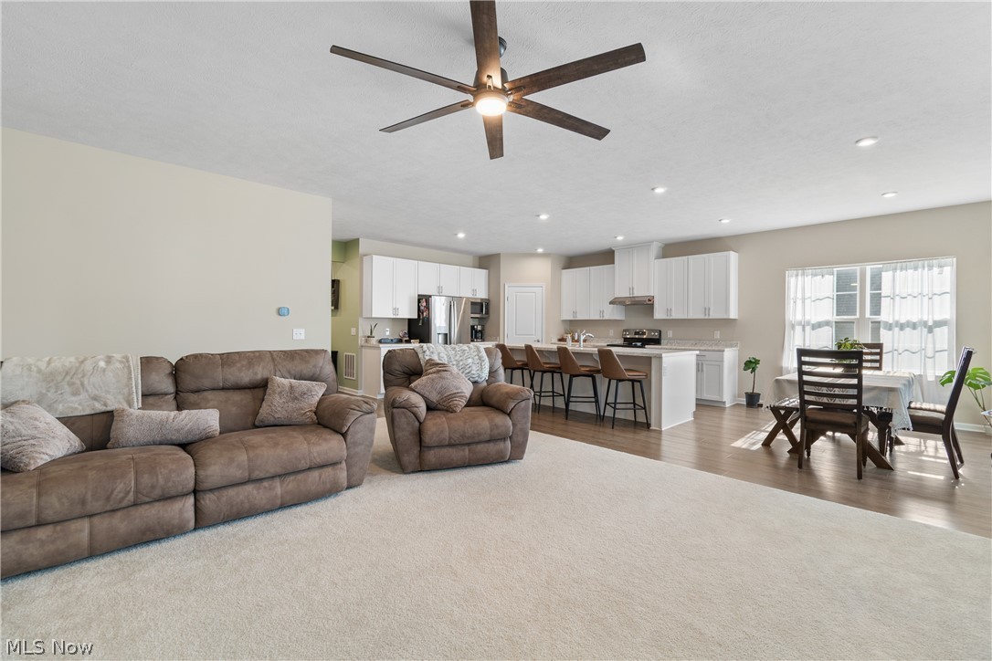2262 Monaco Street NW Uniontown OH 44685