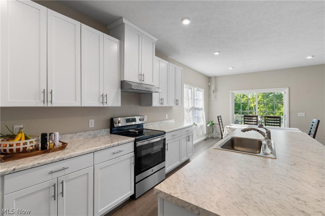 2262 Monaco Street NW Uniontown OH 44685