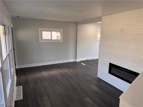 13820 S Parkway Drive Garfield Heights OH 44105