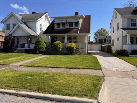 13820 S Parkway Drive Garfield Heights OH 44105
