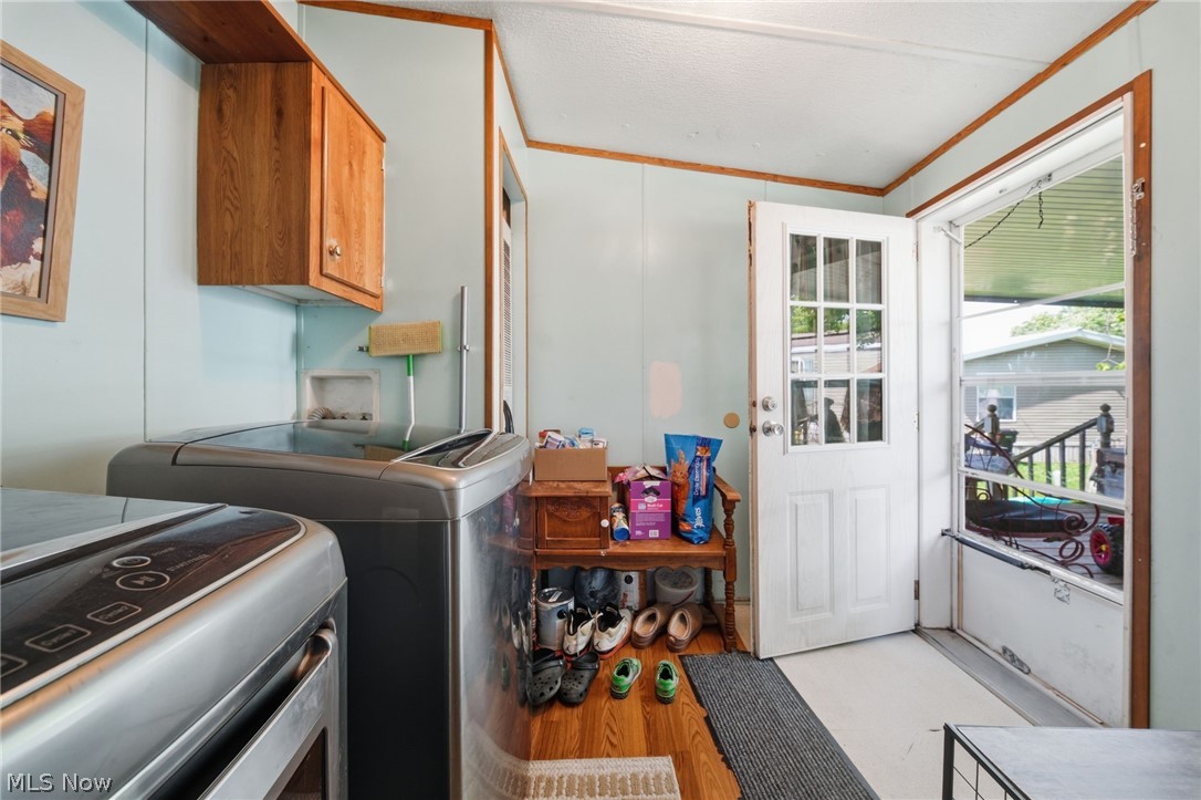 4534 Lake Road E Geneva OH 44041