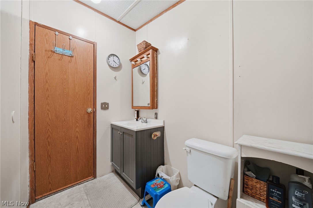 4534 Lake Road E Geneva OH 44041