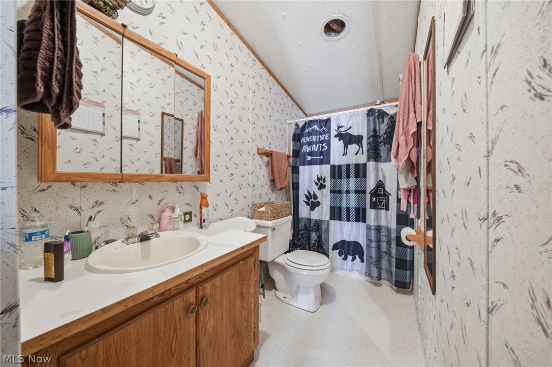 4534 Lake Road E Geneva OH 44041