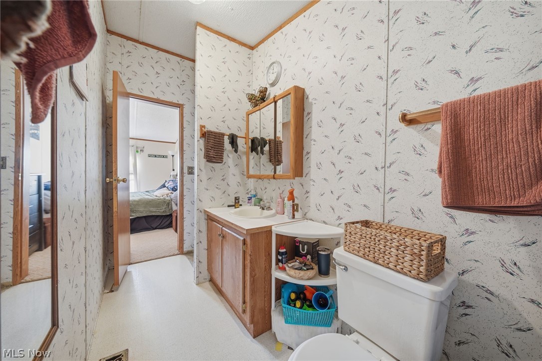 4534 Lake Road E Geneva OH 44041