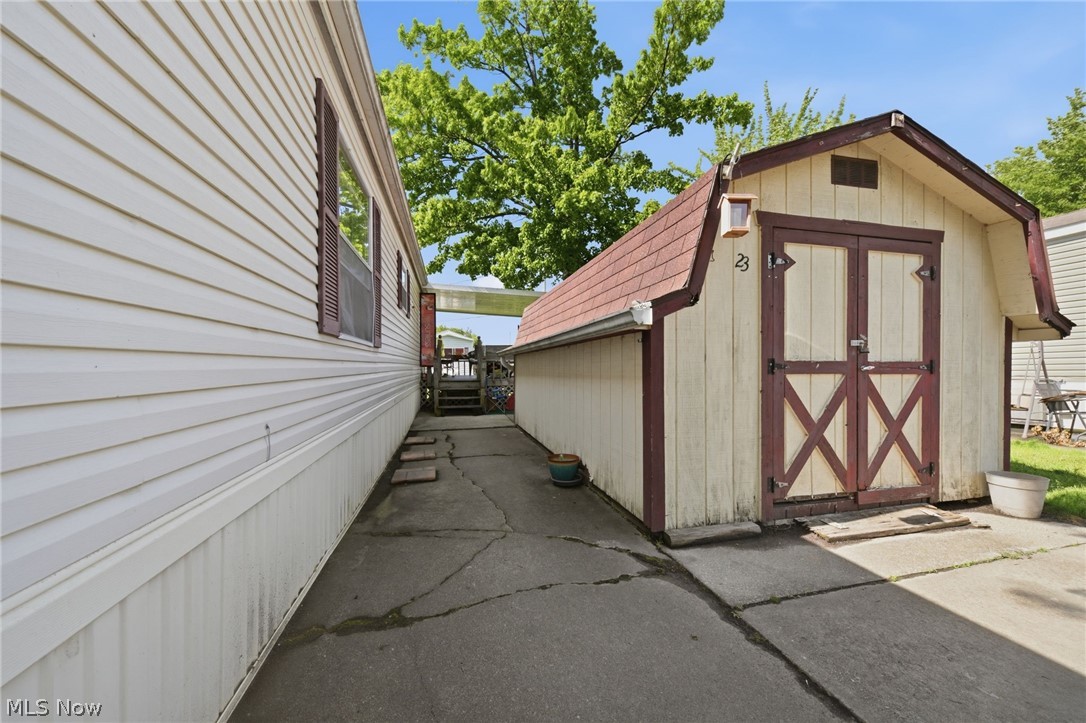 4534 Lake Road E Geneva OH 44041