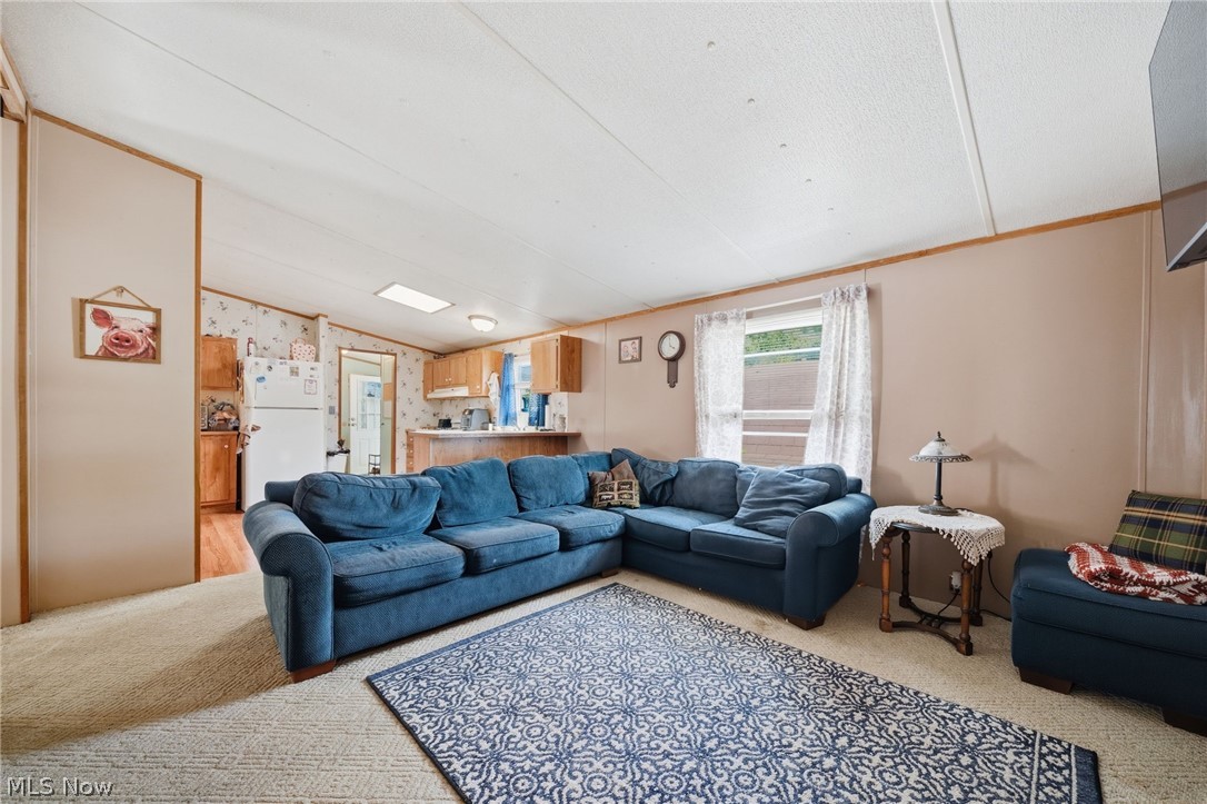 4534 Lake Road E Geneva OH 44041
