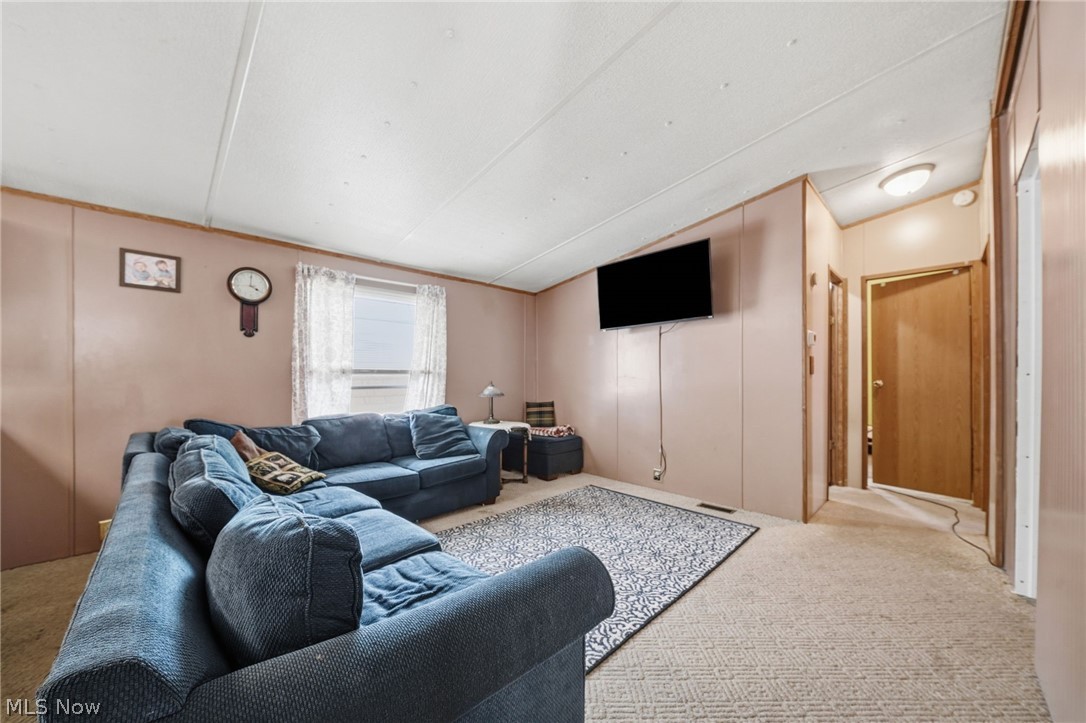 4534 Lake Road E Geneva OH 44041