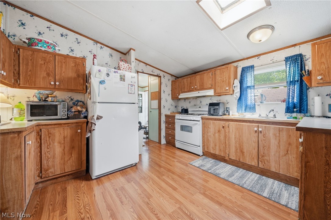 4534 Lake Road E Geneva OH 44041