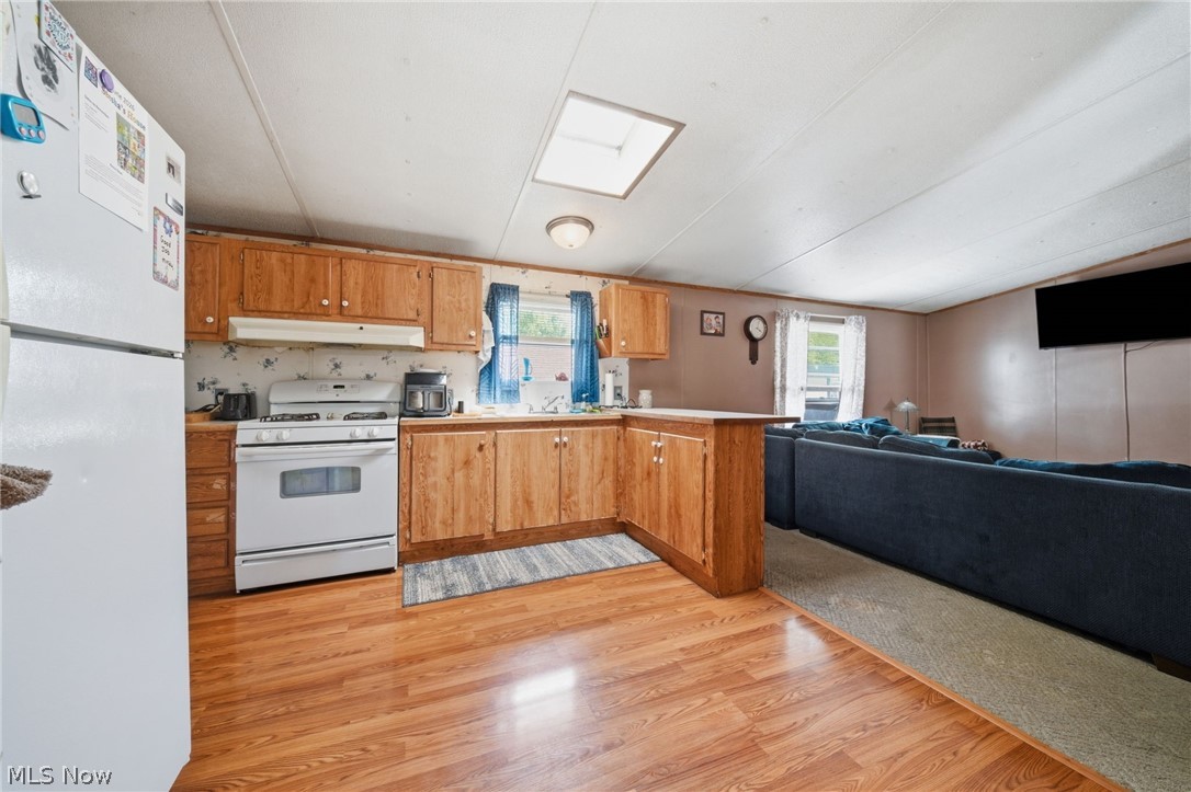 4534 Lake Road E Geneva OH 44041