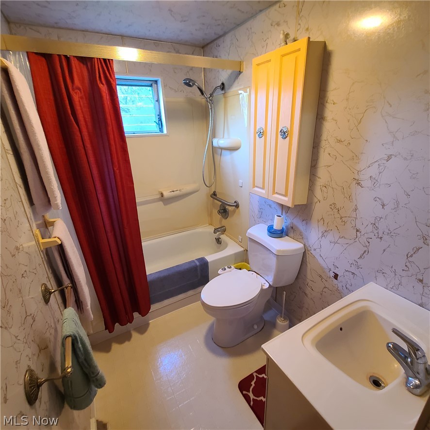 668 Dolezal Road Dillonvale OH 43917