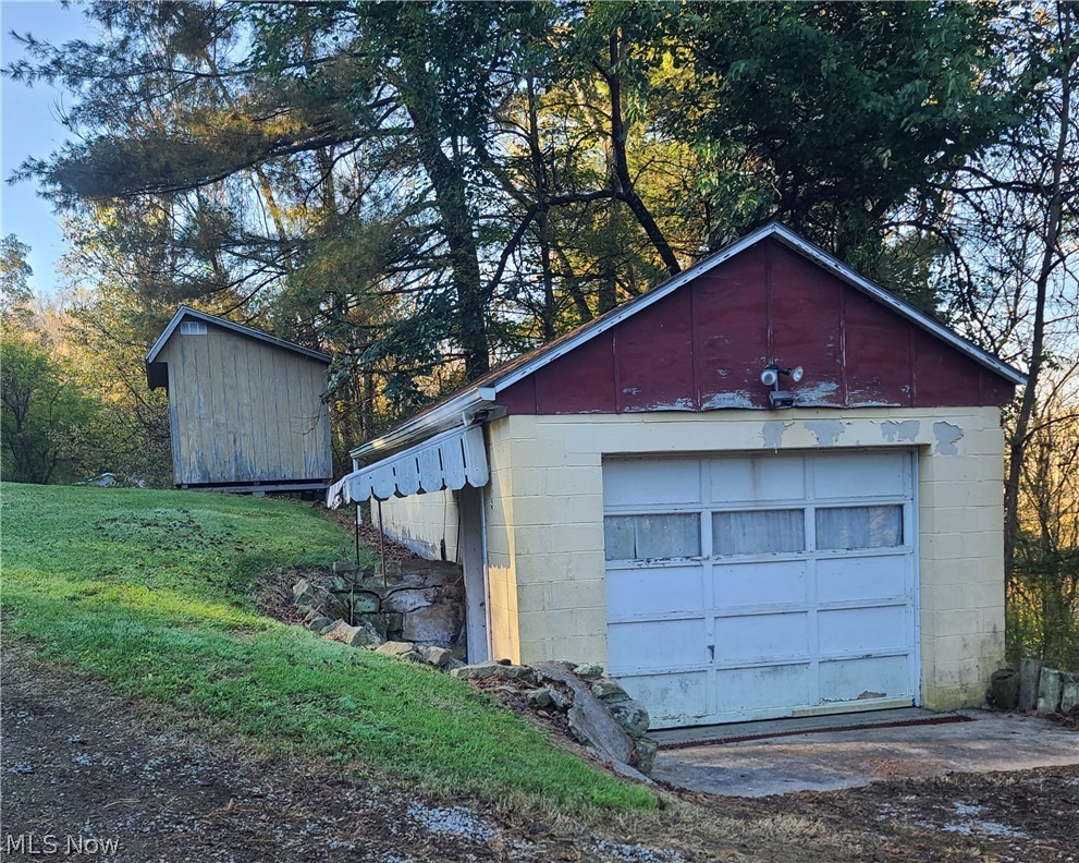 668 Dolezal Road Dillonvale OH 43917