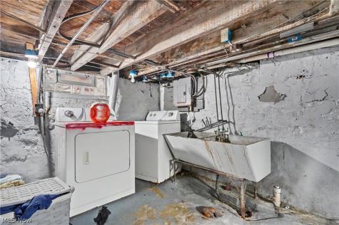 1297 W 116th Street Cleveland OH 44102