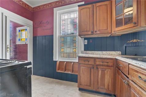 1297 W 116th Street Cleveland OH 44102