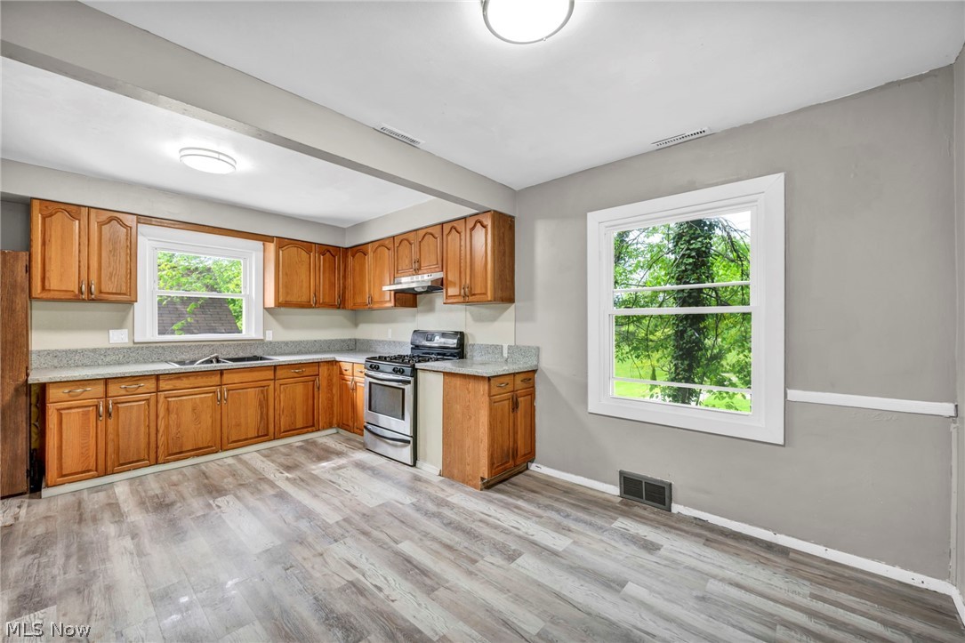 1574 East Avenue Akron OH 44314