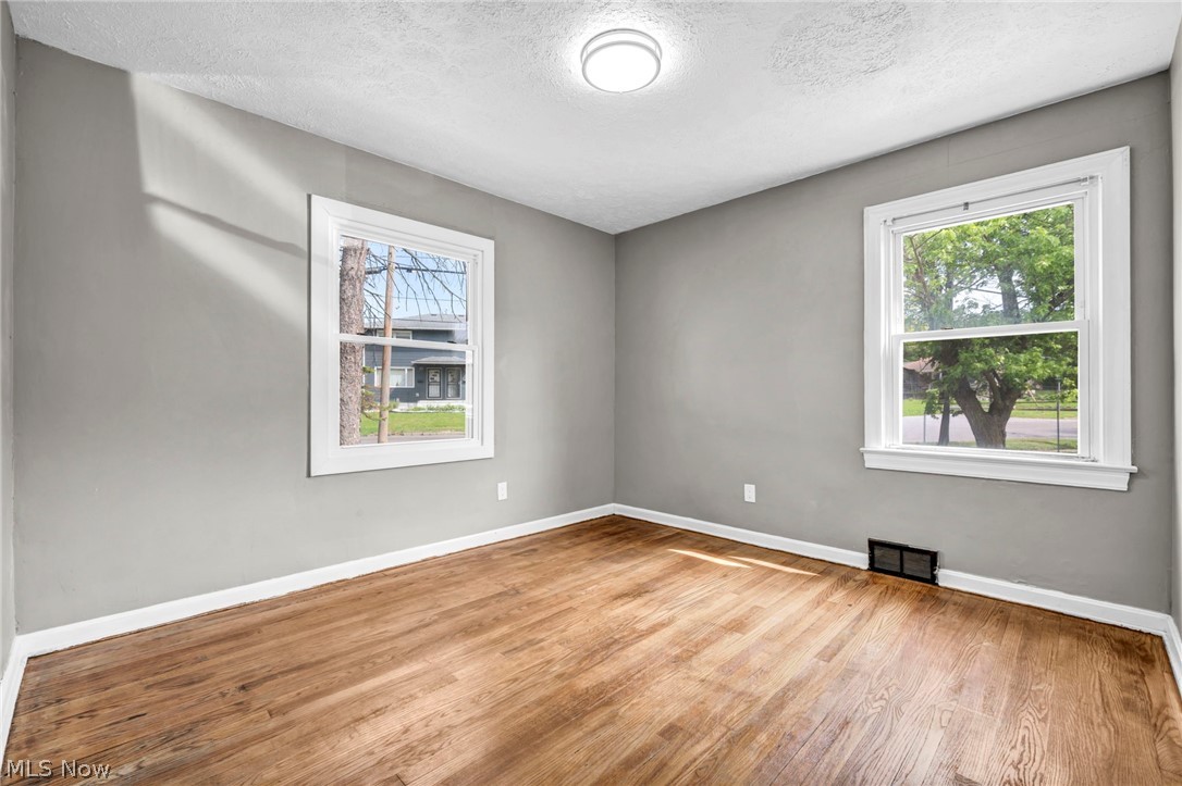 1574 East Avenue Akron OH 44314