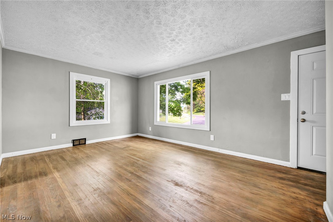 1574 East Avenue Akron OH 44314