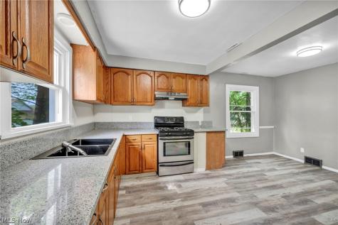 1574 East Avenue Akron OH 44314
