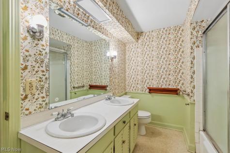 22981 Stoneybrook Drive North Olmsted OH 44070