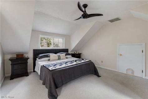 2581 W 11th Street Cleveland OH 44113