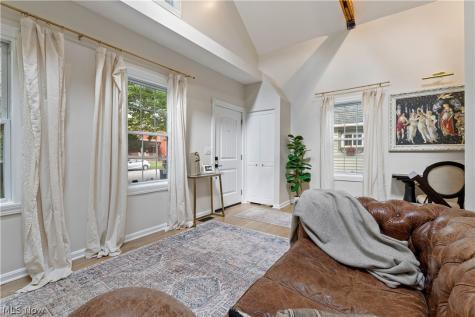 2581 W 11th Street Cleveland OH 44113