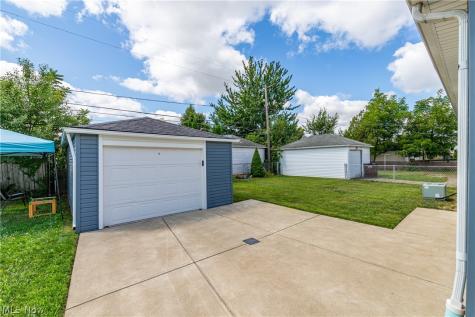 3409 Commonwealth Drive Parma OH 44134