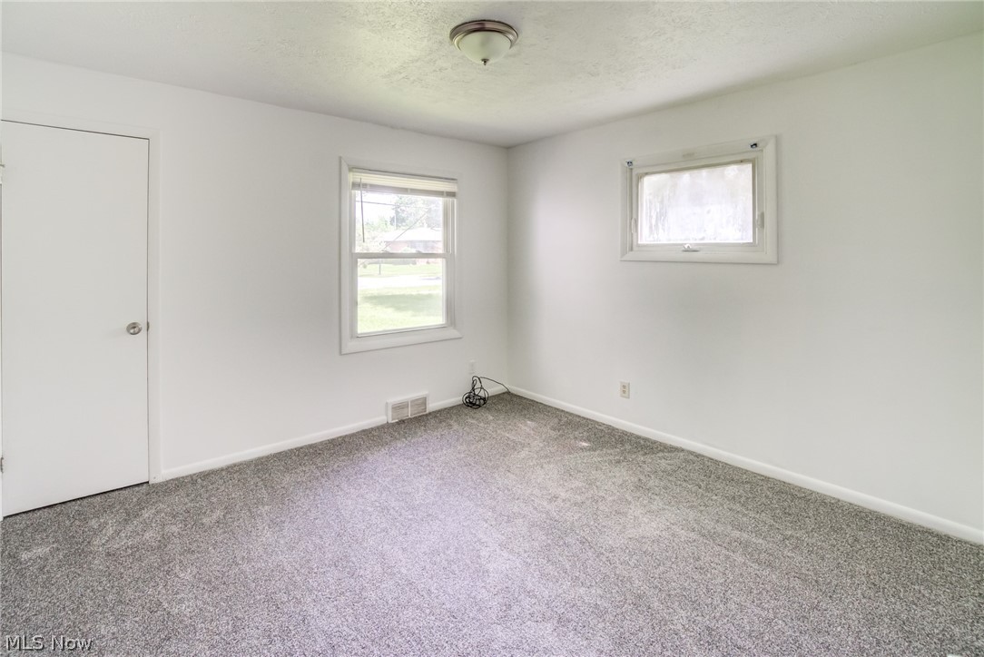 4684 Green Road Warrensville Heights OH 44128