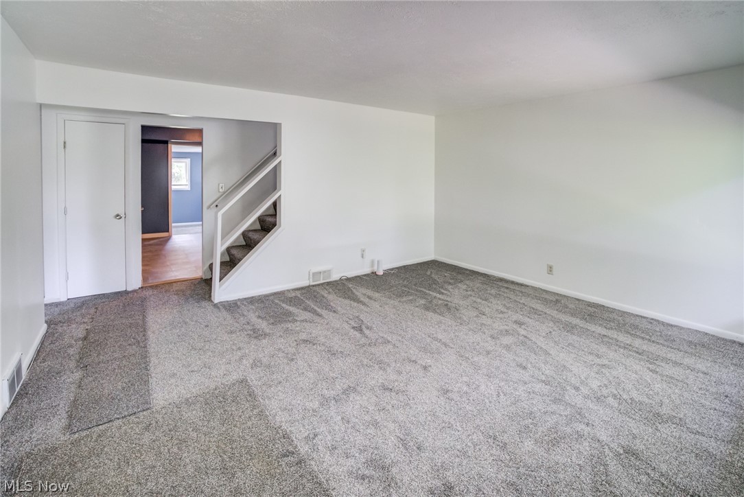 4684 Green Road Warrensville Heights OH 44128