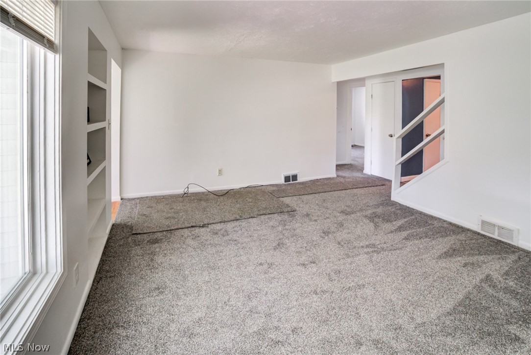 4684 Green Road Warrensville Heights OH 44128