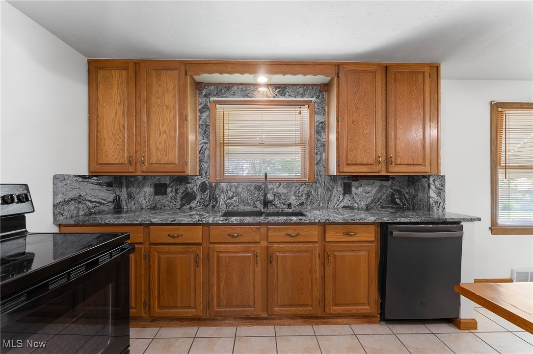 445 Powers Avenue Girard OH 44420