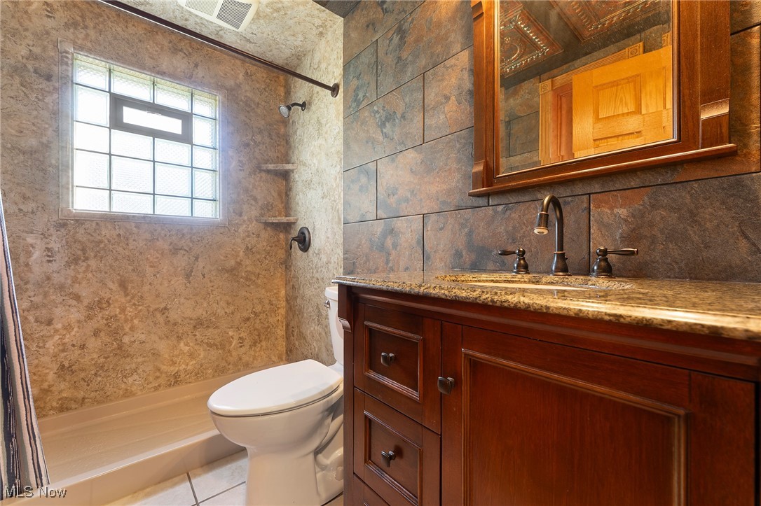 445 Powers Avenue Girard OH 44420