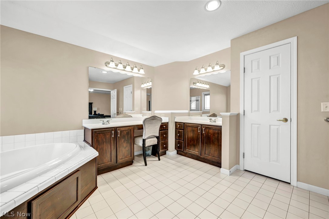 3382 Burgundy Circle Avon OH 44011