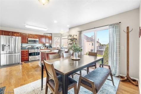 846 Longbrook Drive Wadsworth OH 44281