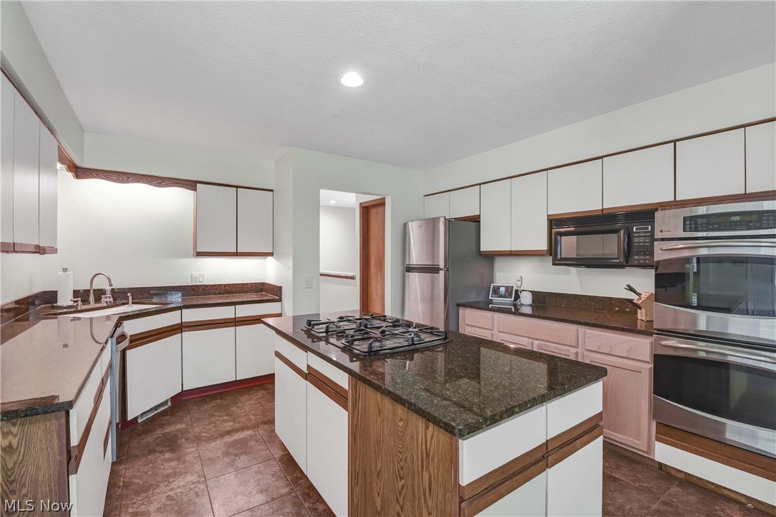 32078 Willow Circle Avon Lake OH 44012