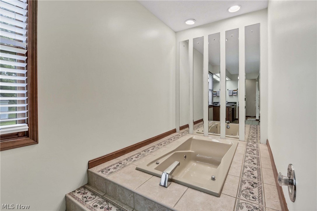 32078 Willow Circle Avon Lake OH 44012