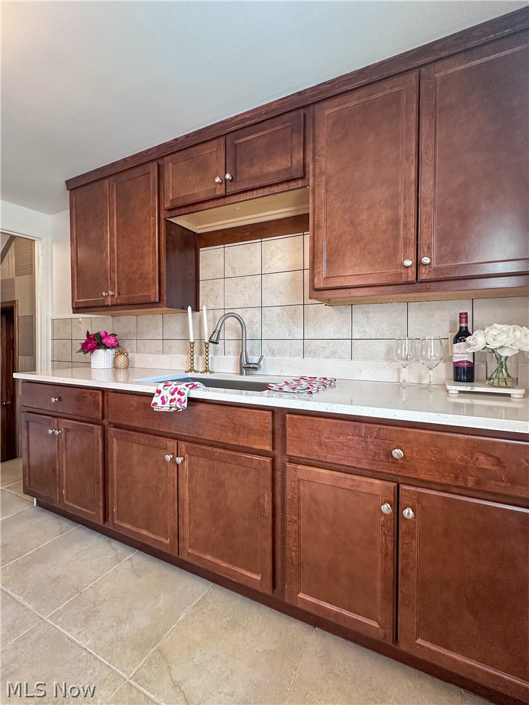 1087 Perkinswood Boulevard SE Warren OH 44484