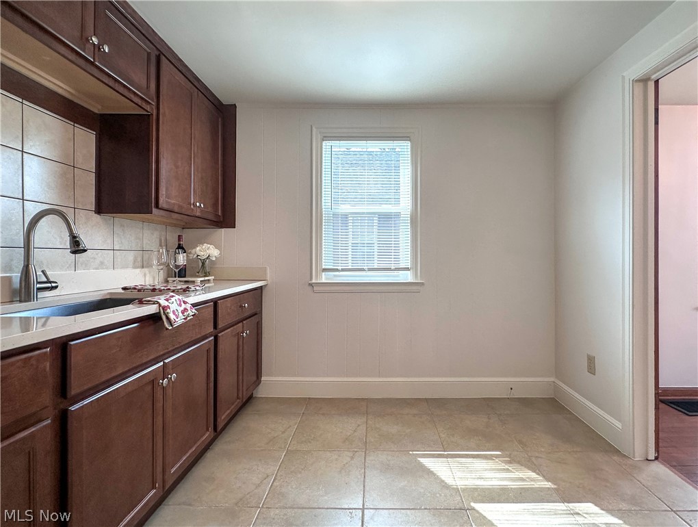 1087 Perkinswood Boulevard SE Warren OH 44484