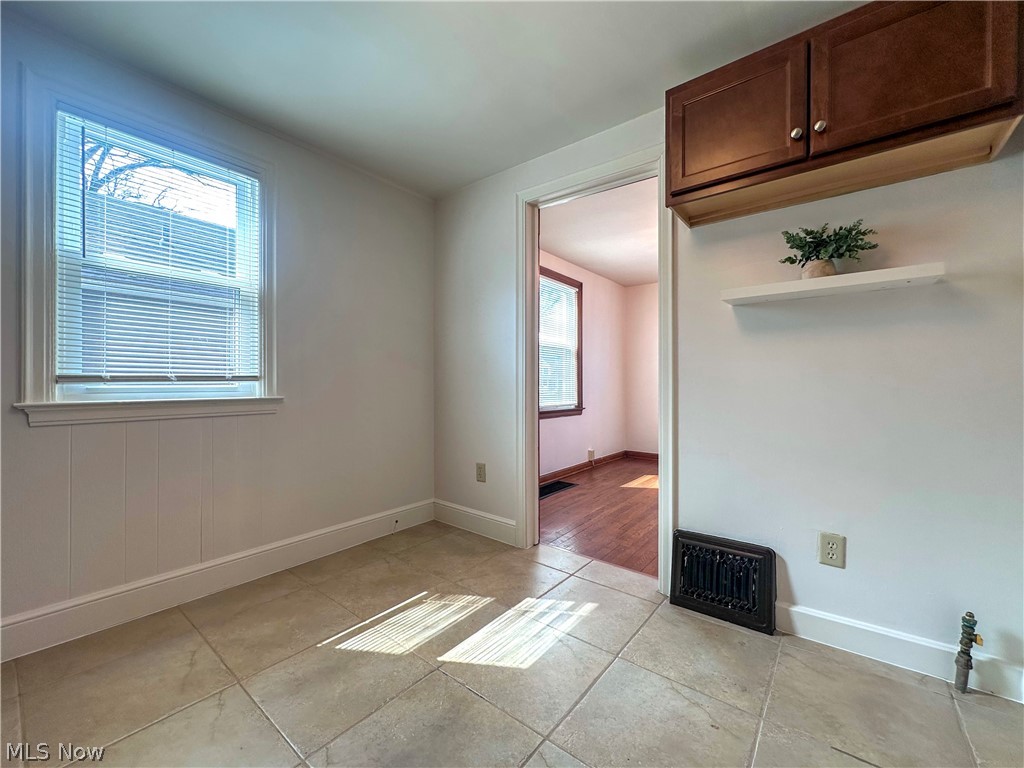 1087 Perkinswood Boulevard SE Warren OH 44484