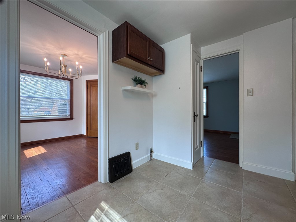 1087 Perkinswood Boulevard SE Warren OH 44484